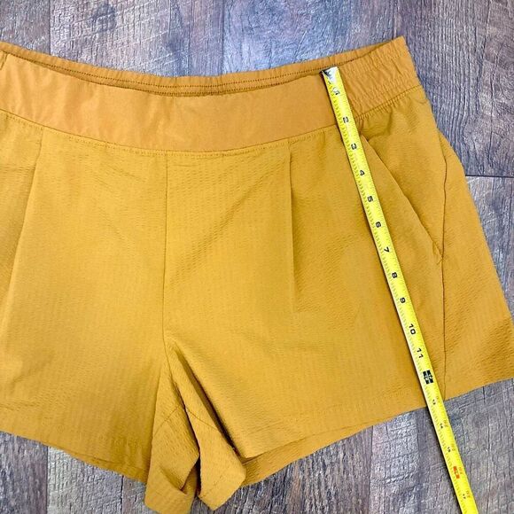 Athleta Textured Brooklyn Short In Tuscan Gold Mustard Yellow Activewear sz 16 - Picture 7 of 10